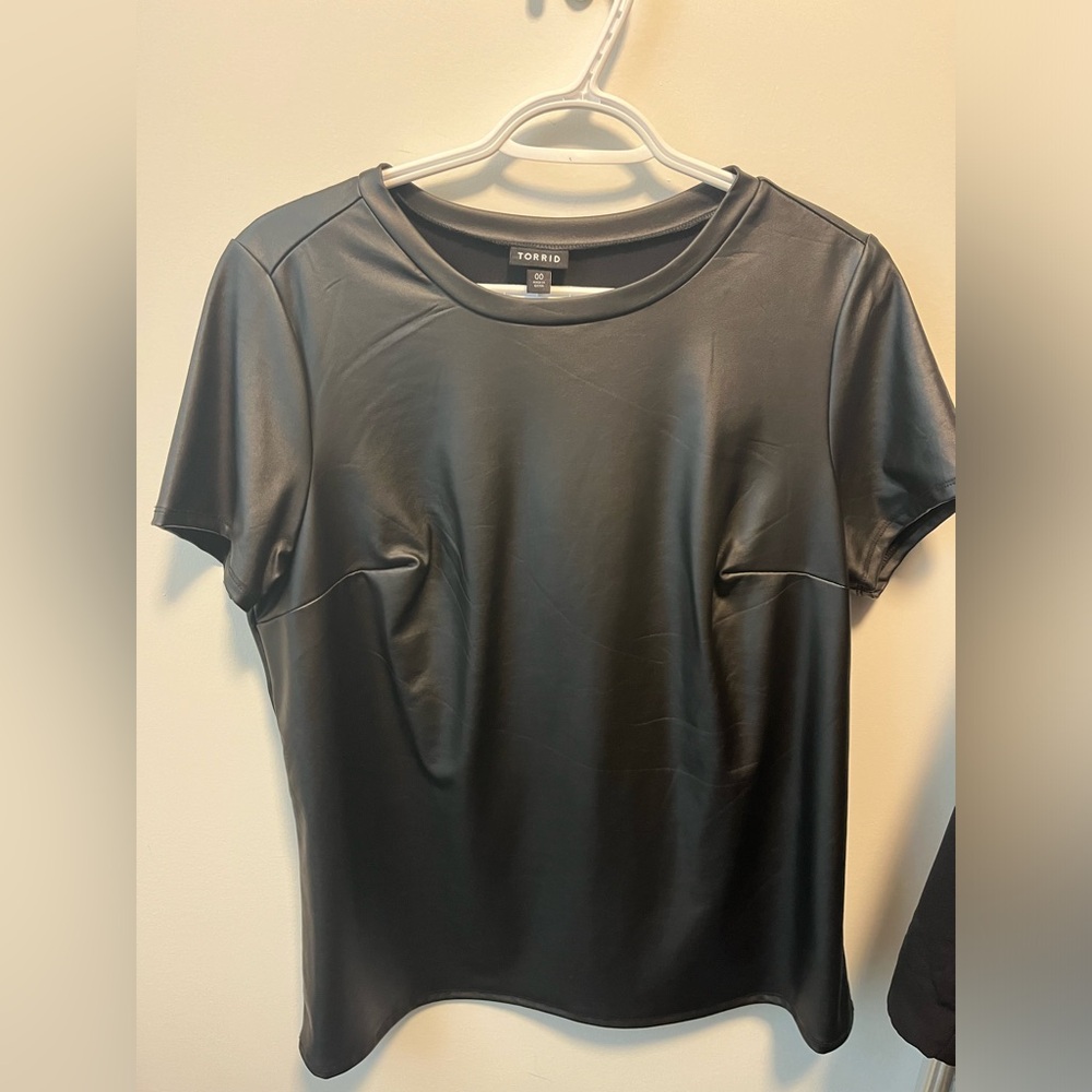 Fake leather like shirt - Torrid 00